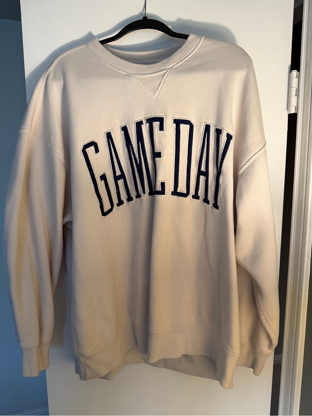 Abercrombie & Fitch Cream "GAME DAY" Pullover Sweatshirt